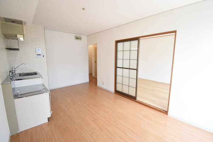 屋島ハイツ Ｂ棟の洋室|ＤＫ７．５帖～洋室６帖