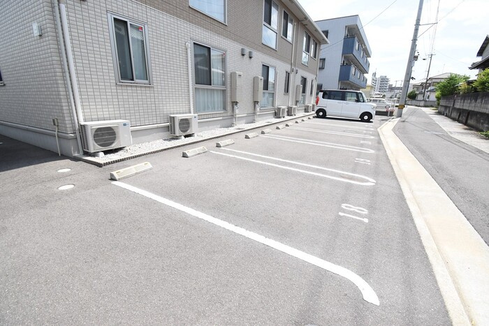 フェリーチェ B棟の駐車場|駐車場
