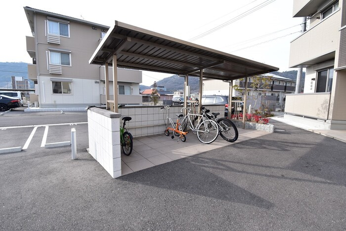 ユニヴェールⅡ B棟のその他共用部分|駐輪場