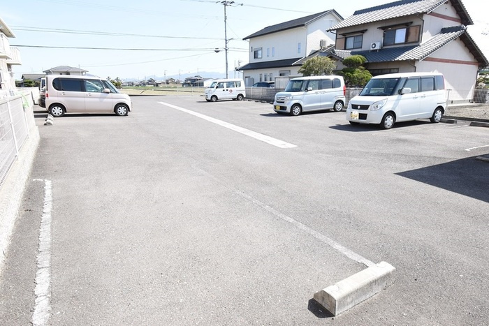 リジェール B棟の駐車場|駐車場