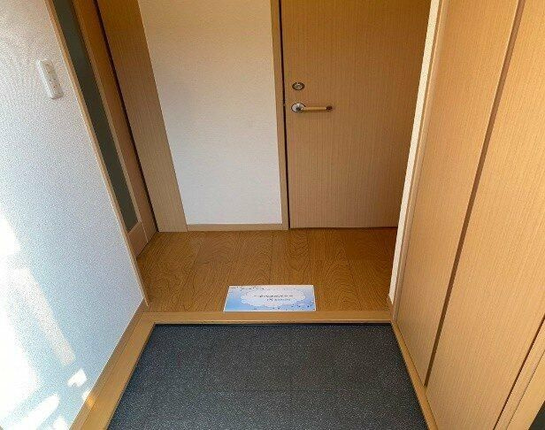 グランソレイユの玄関