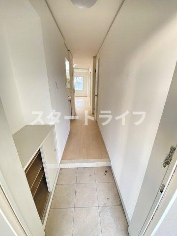 大阪市淀川区木川東４丁目の賃貸マンションの玄関