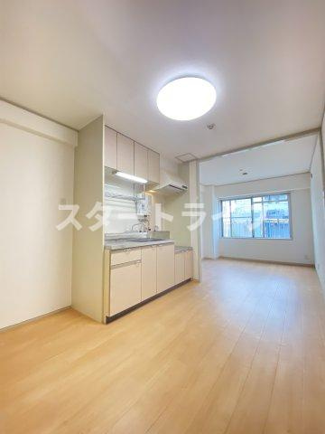 大阪市淀川区木川東４丁目の賃貸マンションの居間・リビング