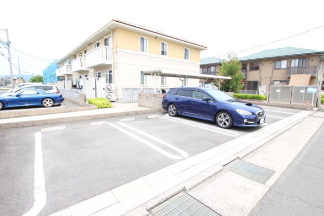 Ｔ’ｓスクエア D棟の駐車場|駐車場