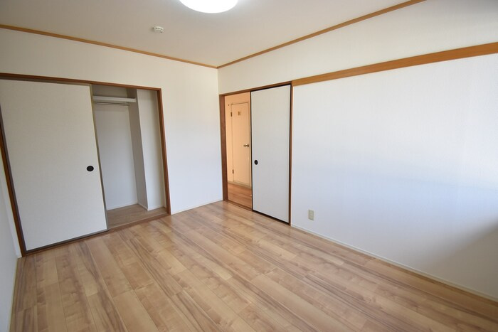 ウエストハイツ屋島 B棟の洋室|北洋室６帖
