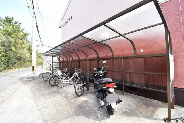 ウエストハイツ屋島 B棟のその他共用部分|駐輪場