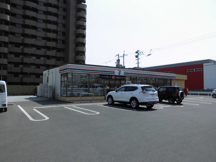 クレスト木太 A棟|セブンイレブン木太店（732ｍ）