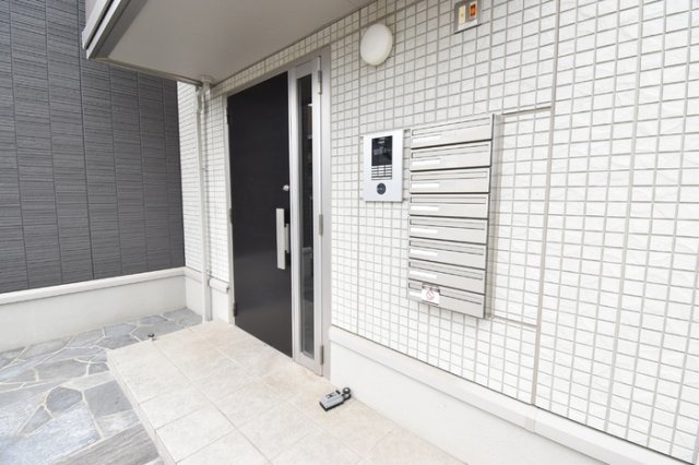 クレスト林 A棟のエントランス|エントランス