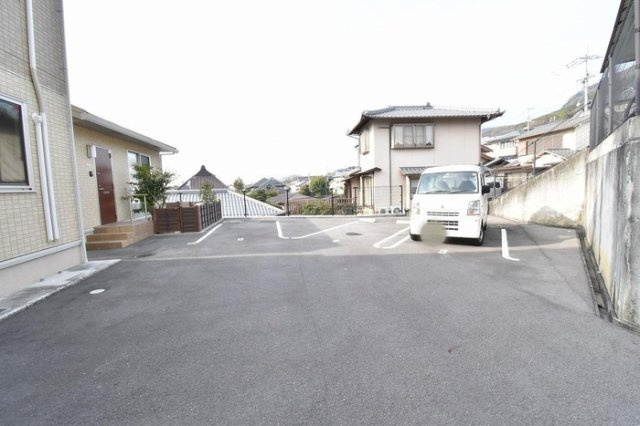 コートビレジ屋島Ⅱ B棟の駐車場|駐車場