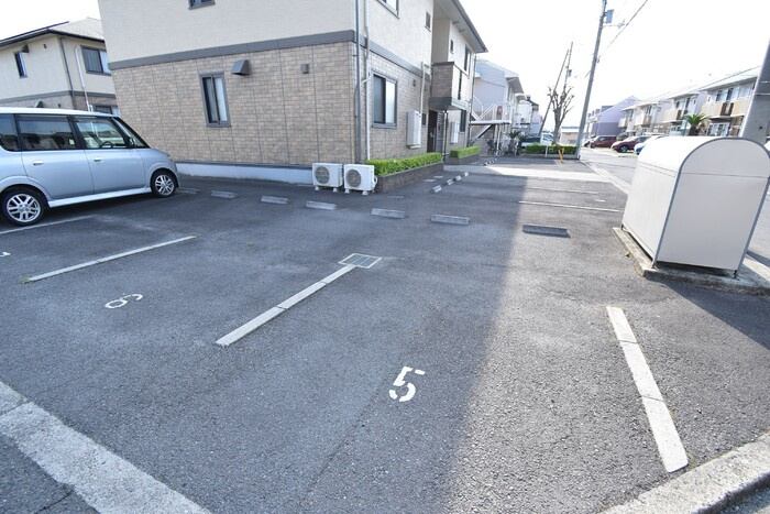 グリーンガーデン G棟の駐車場|駐車場