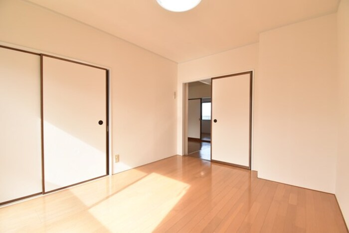 コーポメールブルーの洋室|南洋室６帖
