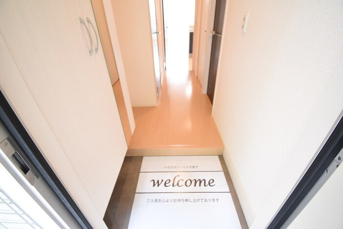 スカイブルー B棟の玄関|玄関