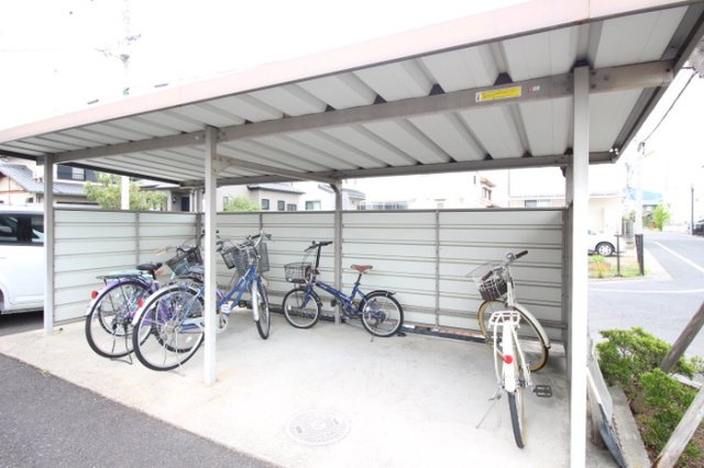セジュール松縄 D棟のその他共用部分|駐輪場