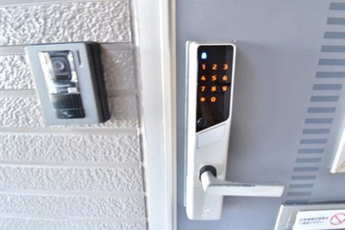 セジュール松縄 B棟|ＩＣカードキー＋ＴＶインターホン