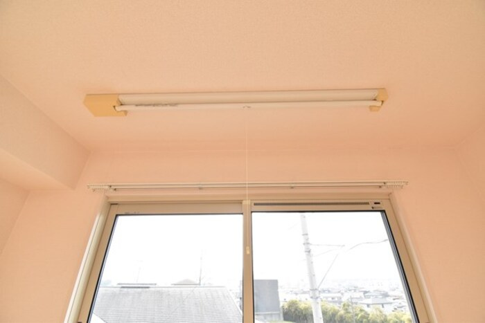 ピースタウン川東|室内物干し