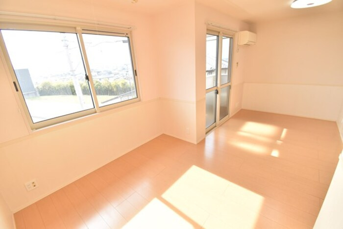 ピースタウン川東|ＬＤＫ（１３帖）