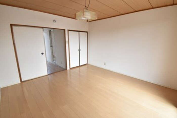 ビューフォート屋島の洋室|洋室８帖