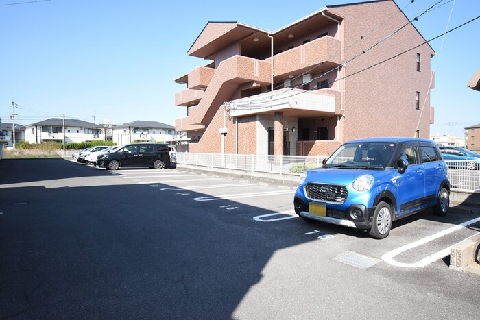 パラディー森塚の駐車場|駐車場
