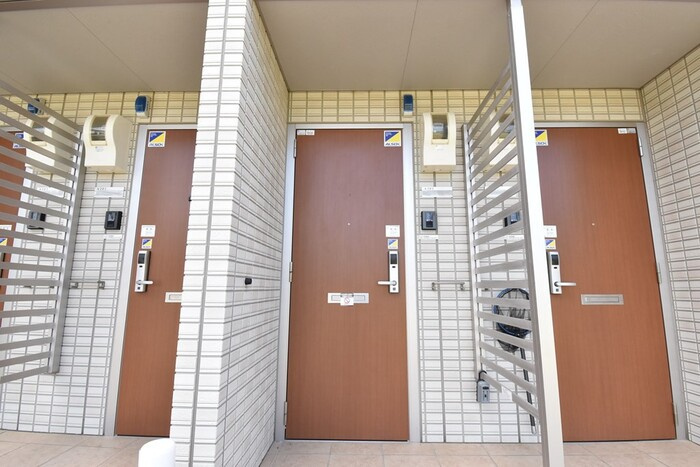 フキノトウ牟礼北 A棟の玄関|玄関
