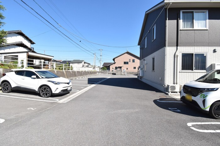フキノトウ牟礼北 A棟の駐車場|駐車場