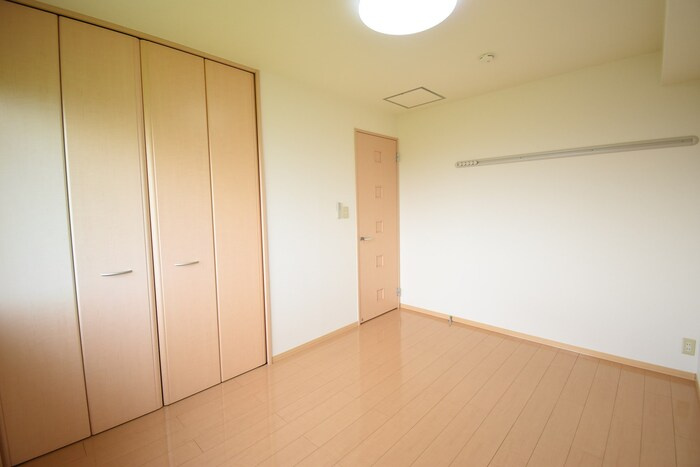 ブルー フォーレ D棟の洋室|北西洋室６帖