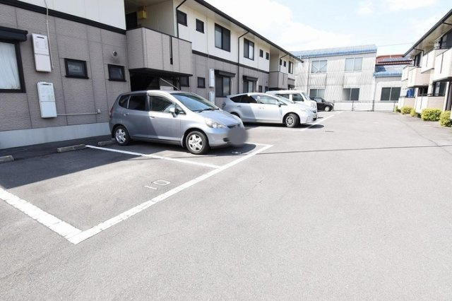 ベルジュネスJ A棟の駐車場|駐車場