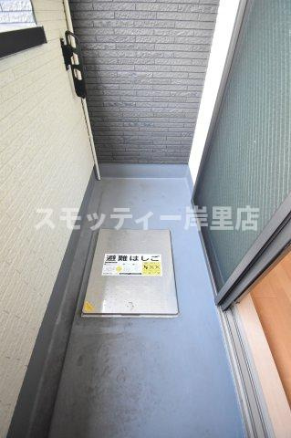 F maison SQUARE III番館のバルコニー