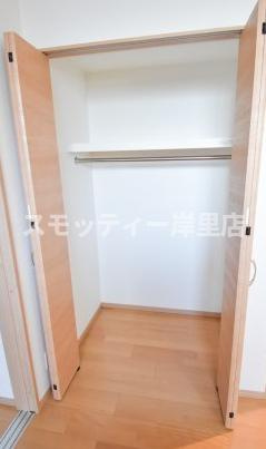 F maison SQUARE III番館の収納