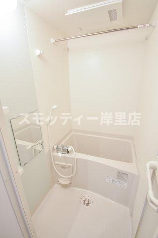 F maison SQUARE III番館の浴室