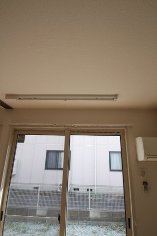 プラージュ屋島|室内物干