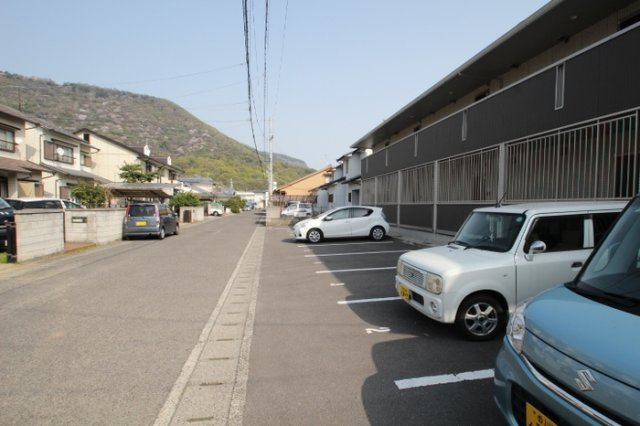 プラージュ屋島の駐車場|駐車場
