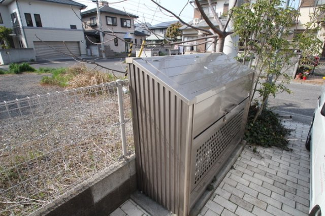 プラージュ屋島|ゴミ置き場
