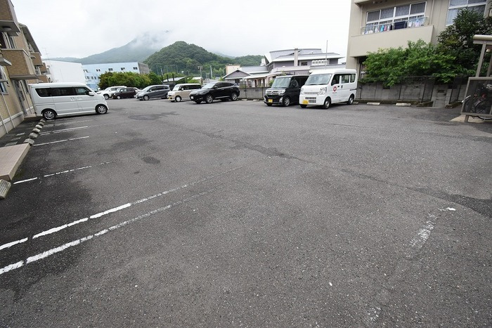 マインパレスⅡ A棟の駐車場|駐車場