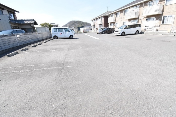 リジェール B棟の駐車場|駐車場
