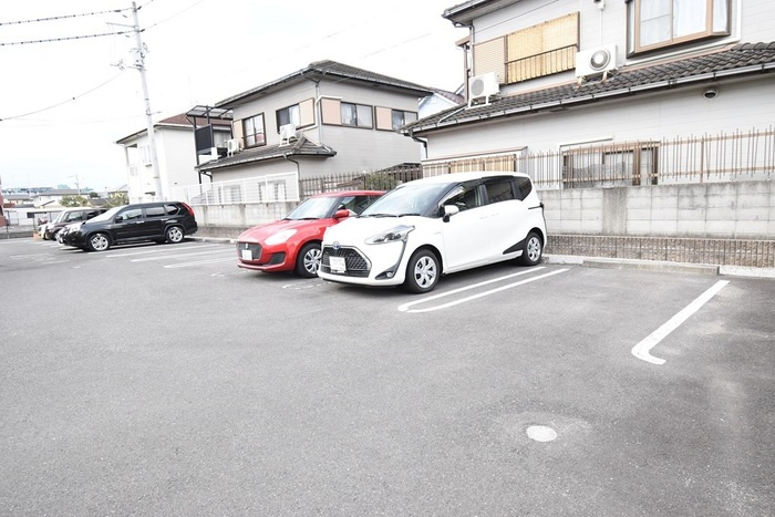 リビングタウン高松中央 A棟の駐車場|駐車場