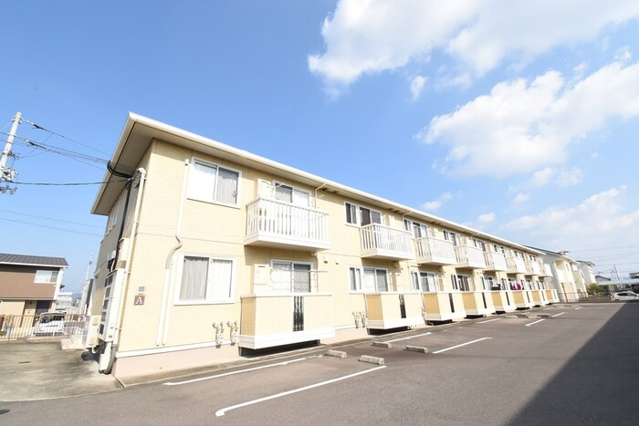 リビングタウン高松中央 A棟の外観|建物外観