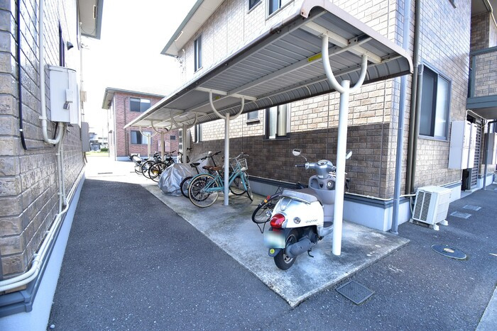 リビングタウン今里 B棟のその他共用部分|駐輪場