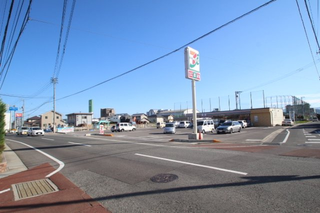 レインボーガーデン D棟|センブンイレブン多肥下町店(996m)