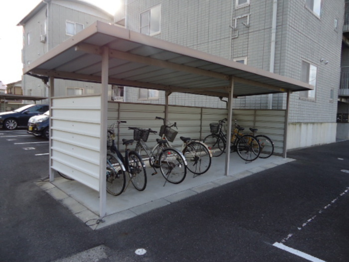 レインボーガーデン A棟のその他共用部分|駐輪場
