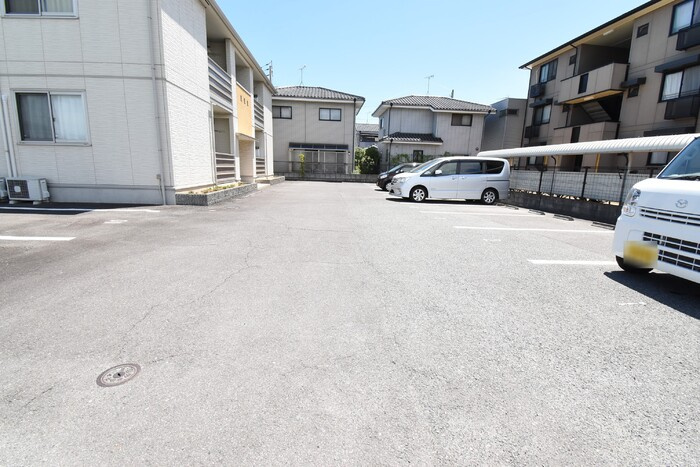 レセンテ林の駐車場|駐車場
