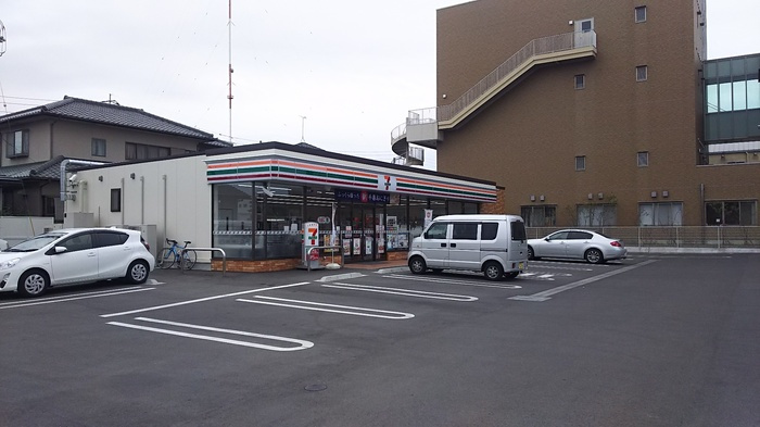 Ｆｌａｔｓ Ｈｉｉｒａｇｉ|コンビニエンスストア 物件より500ｍ