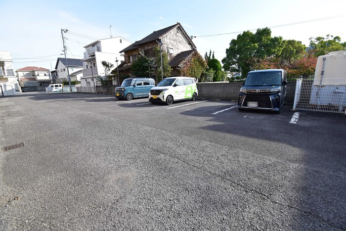 第３メールブルーの駐車場|駐車場