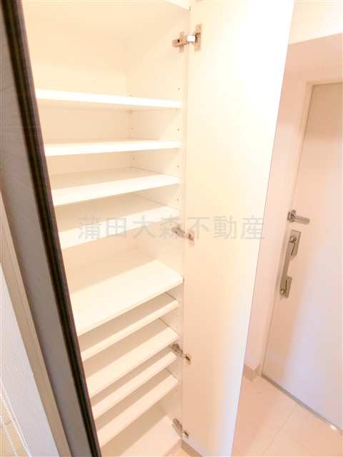 アゼスト千鳥町の収納|玄関収納