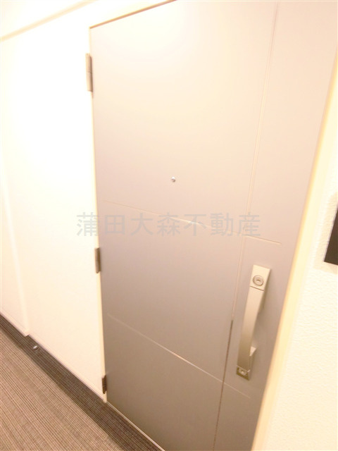 アゼスト千鳥町の玄関