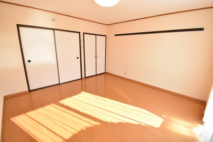 ビューフォート屋島の洋室|洋室８帖