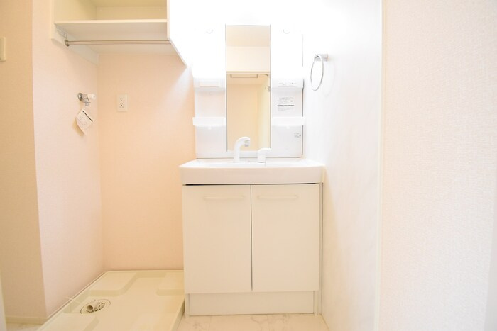 エスペランサ 花ノ宮|洗髪洗面化粧台・室内洗濯機置場