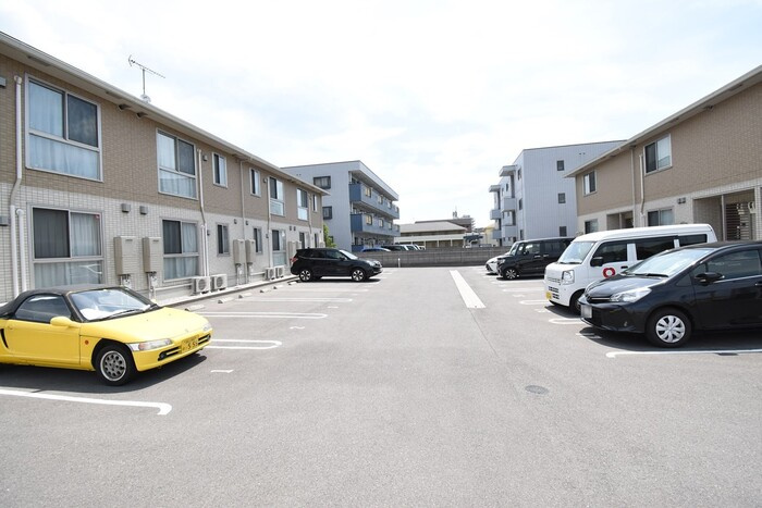フェリーチェ A棟の駐車場|駐車場
