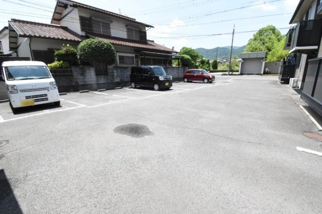 ビオトープ勝賀 A棟の駐車場|駐車場