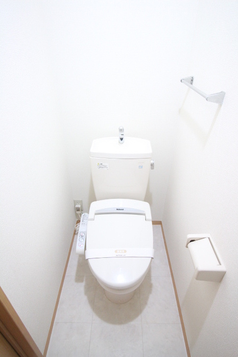 パラディー森塚のトイレ|温水洗浄暖房便座