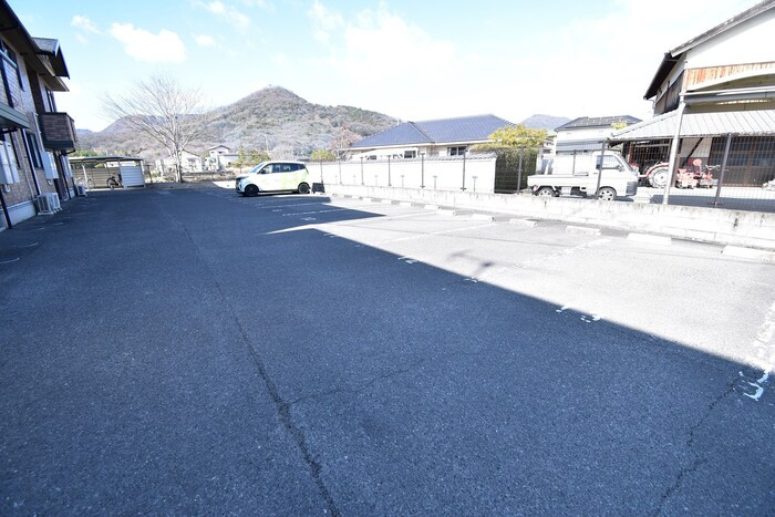 パストラルみまや Ａ棟の駐車場|駐車場